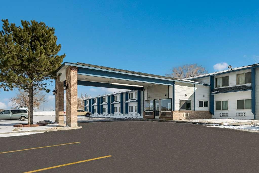Surestay Hotel By Best Western Уелс Екстериор снимка