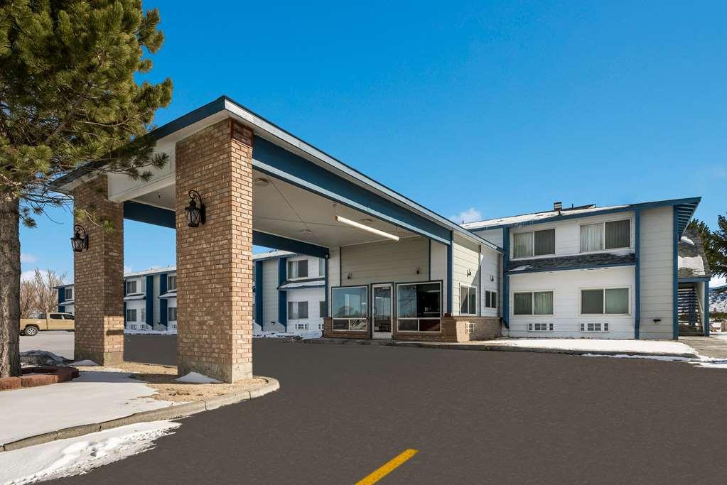 Surestay Hotel By Best Western Уелс Екстериор снимка